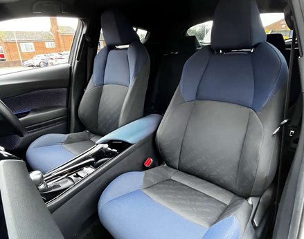 Toyota C-HR 1.8 C-HR-Dynamic HEV CVT 5dr 66