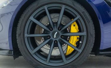 Aston Martin V8 Vantage ROADSTER 29