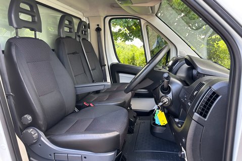Citroen Relay 35 L3 130ps Luton with Tail Lift - Air Con 4