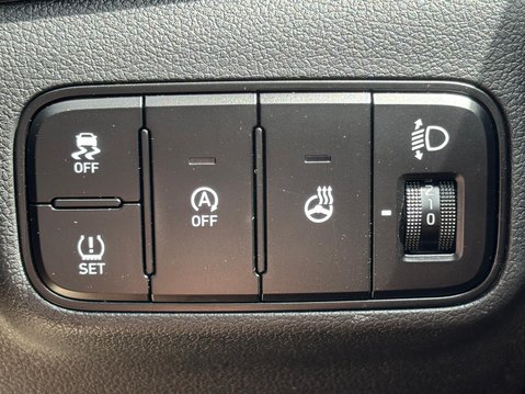 Hyundai BAYON T-GDI PREMIUM MHEV 22