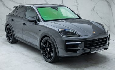 Porsche Cayenne TURBO E-HYBRID GT 11
