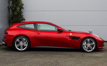 Ferrari GTC4 Lusso V12 3