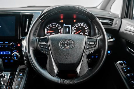 Toyota Alphard 2.5 MPV 2.5 SUV Automatic Petrol 38