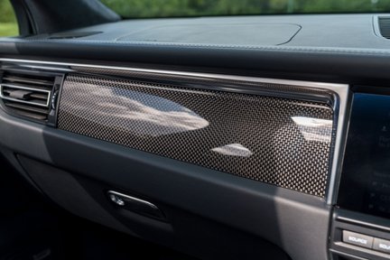 Porsche Macan Turbo PDK 22