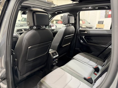 Volkswagen Tiguan 2.0 TSI R-Line Tech SUV 5dr Petrol DSG 4Motion Euro 6 (s/s) (230 ps) 38