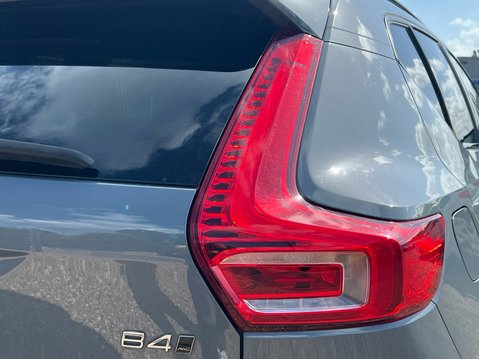 Volvo XC40 B4 PLUS AWD MHEV 19