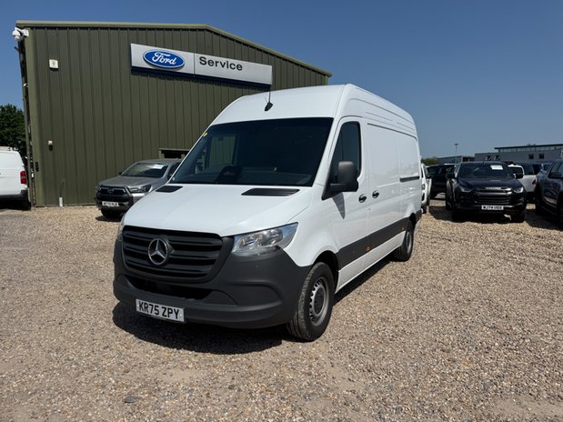 Mercedes-Benz Sprinter AUTO MWB L2H2 High Roof 315 Pro Air Con Camera EURO 6 2