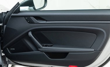Porsche 911 (992) GT3 Touring 18