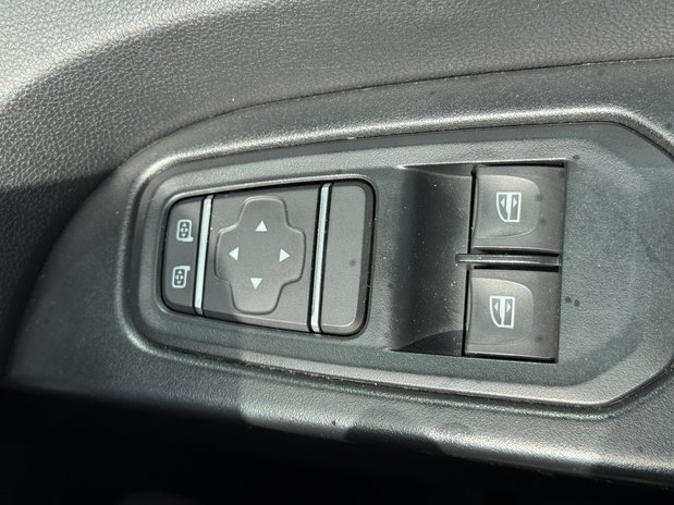 Renault Trafic LWB L2H1 [SOLD KH] Low roof Advance LL30 Aircon Sensors EURO 6 24