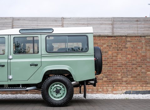 Land Rover Defender 110 Heritage Station Wagon 26