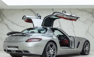 Mercedes-Benz SLS AMG 8