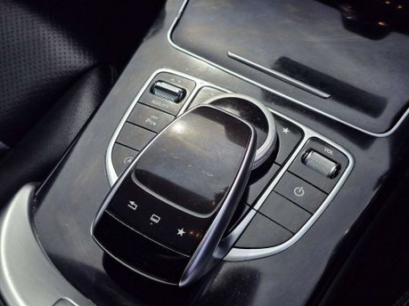 Mercedes-Benz C Class 2.1 C220d AMG Line Saloon 4dr Diesel 7G-Tronic+ Euro 6 (s/s) (170 ps) 25