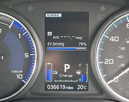Mitsubishi Outlander 2.4 Outlander Dynamic PHEV CVT 4WD 5dr 31