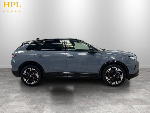 Vauxhall Grandland 73kWh Ultimate SUV 5dr Electric Auto (213 ps) Alloys - Air Con - DAB Radio 8