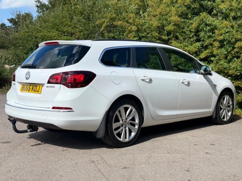 Vauxhall Astra 2.0 CDTi SRi Sports Tourer Euro 5 (s/s) 5dr 6