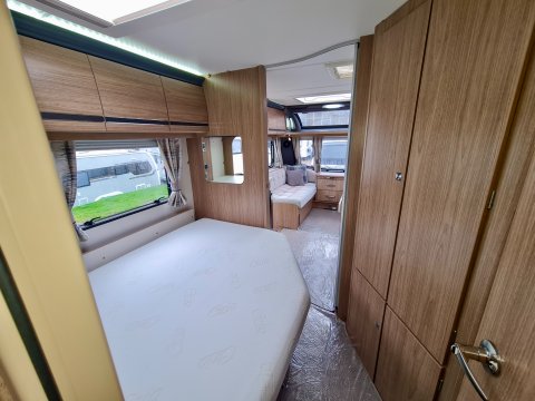 Coachman VIP 560 17