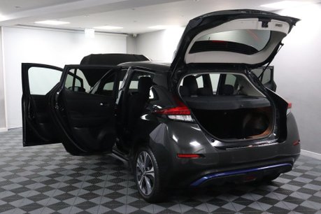 Nissan LEAF LAUNCH EDITION 21