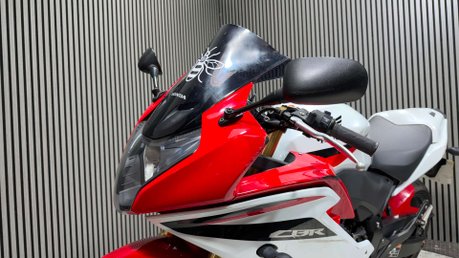 Honda CBR CBR 600 2011 ONLY 11K LONG MOT WARRANTY SUPER SPORT 600CC 18