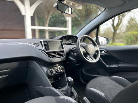 Peugeot 208 ACTIVE 8