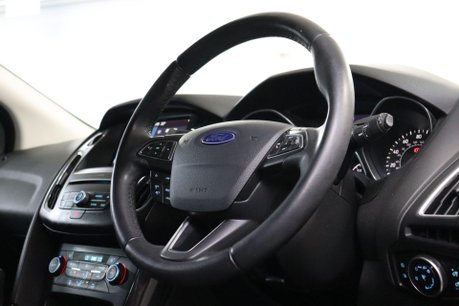 Ford Focus TITANIUM 12