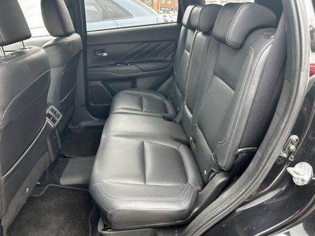 Mitsubishi Outlander 2.4h TwinMotor 13.8kWh 4h CVT 4WD Euro 6 (s/s) 5dr 15