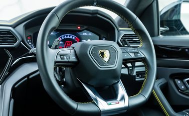 Lamborghini Urus S 19