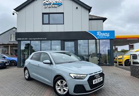 Audi A1 SPORTBACK 1.0 TFSI TECHNIK 2