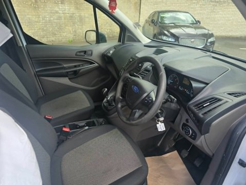 Ford Transit Connect 200 BASE TDCI 9
