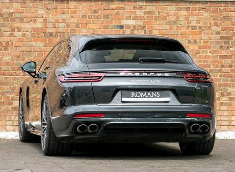 Porsche Panamera Turbo Sport Turismo 3