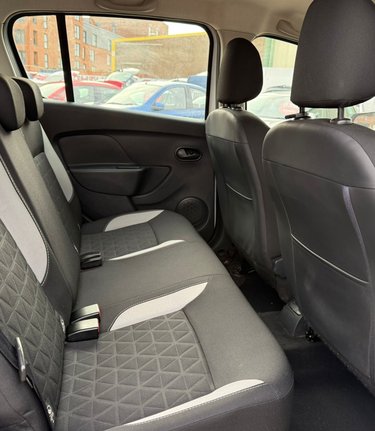 Dacia Sandero Stepway LAUREATE TCE.. 1 OWNER FROM NEW.. SERVICE HISTORY.. A/C.. STUNNING EXAMPLE 3