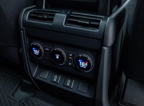 Land Rover Defender 110 OCTA Black 20