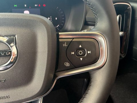 Volvo XC40 2.0 B4 MHEV Plus Dark DCT Auto Euro 6 (s/s) 5dr 18