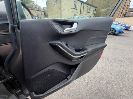 Ford Fiesta TITANIUM 15