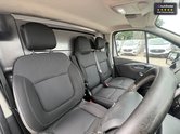 Renault Trafic LWB L2H1 Low Roof Leader LL30 Air Con Alloys Sensors Cam EURO 6 NO VAT 27