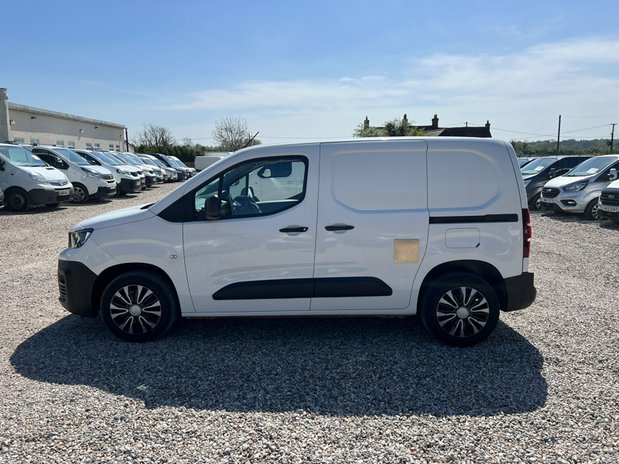 Peugeot Partner SWB L1H1 Low Roof Professional Air Con Sensors EURO 6 NO VAT 1