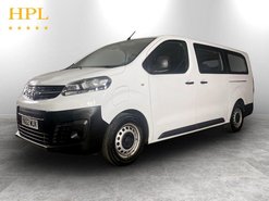 Vauxhall Vivaro Life 50kWh Combi MPV 5dr Electric Auto LWB (9 Seat, 11kW Charger) (136 ps) Elect