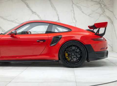 Porsche 911 GT2 RS Weissach (991) 52