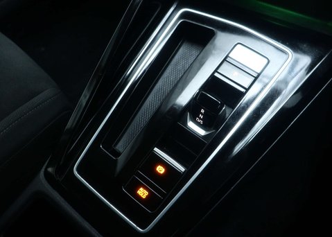 Volkswagen Golf 1.4 TSI 13kWh Style Hatchback 5dr Petrol Plug-in Hybrid DSG Euro 6 (s/s) (2 38