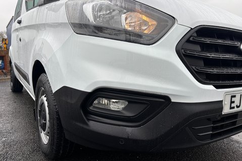 Ford Transit Custom 320 L2 Leader 130 ps DCIV with Air Conditioning 21