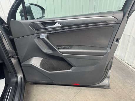 Volkswagen Tiguan 2.0 Tiguan SEL TDI 4Motion Semi-Auto 4WD 5dr 54