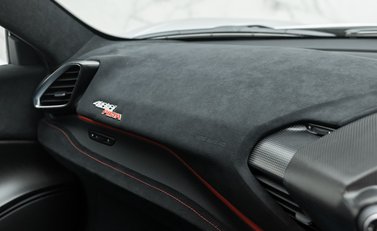 Ferrari 488 Pista Piloti 21