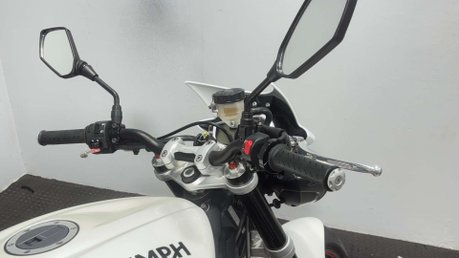Triumph Street Triple R 2015 15K QUICK SHIFTER ARROW EXHAUST NEW MOT NAKED BIKE 9