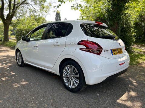 Peugeot 208 PURETECH S/S SIGNATURE 18