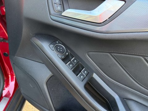 Ford Focus 1.0 Focus Active X Auto 5dr 75