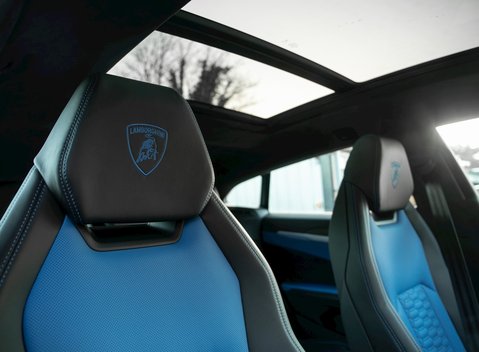 Lamborghini Urus 14