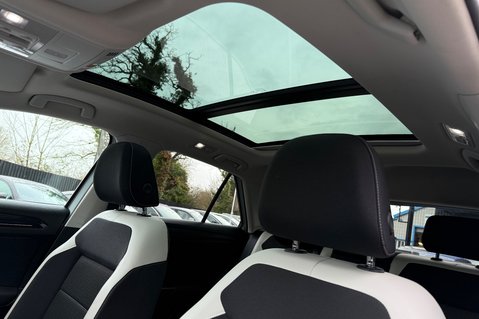 Volkswagen T-Roc SEL TSI EVO DSG -WHITE SILVER -PAN ROOF -CAMERA -WINTER PACK  3