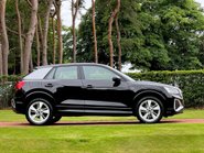 Audi Q2 TFSI S LINE 10