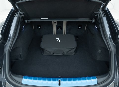 Porsche Taycan 4S Cross Turismo 37