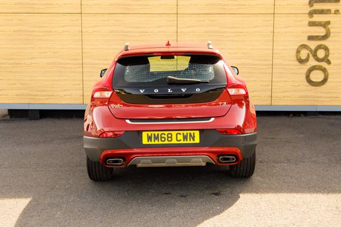 Volvo V40 T3 CROSS COUNTRY PRO 6