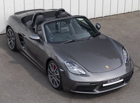 Porsche 718 Boxster S 8